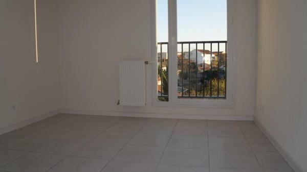 À vendre : Appartement terrasse 4 pièces au coeur de Décines-Charpieu