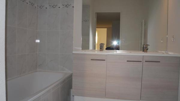 À vendre : Appartement terrasse 4 pièces au coeur de Décines-Charpieu