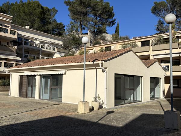 Local Commercial 6 pièces - 124 m² Exclusivité efficity