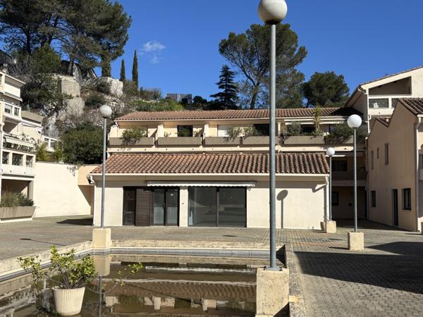 Local Commercial 6 pièces - 124 m² Exclusivité efficity