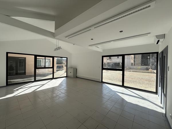 Local Commercial 6 pièces - 124 m² Exclusivité efficity