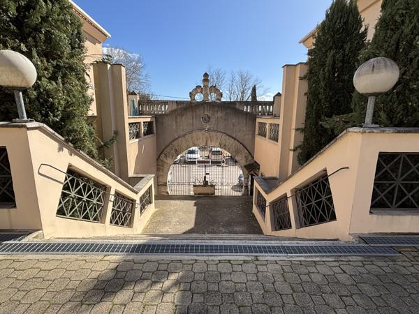 Local Commercial 6 pièces - 124 m² Exclusivité efficity