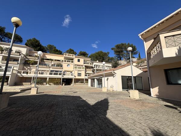 Local Commercial 6 pièces - 124 m² Exclusivité efficity