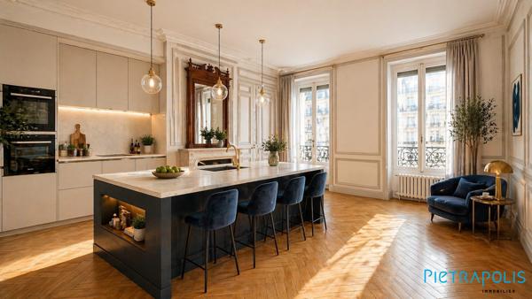 Dans bel ancien, appartement à rénover