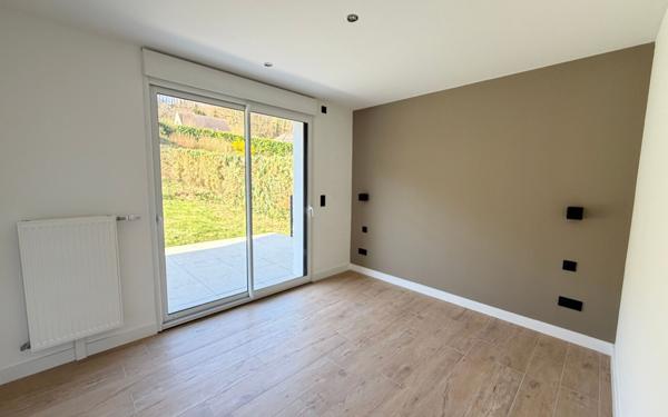 Maison à louer    9 pièces •  Bruyères-et-Montbérault