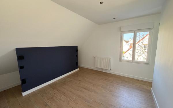 Maison à louer    9 pièces •  Bruyères-et-Montbérault