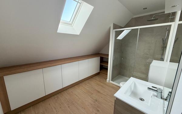 Maison à louer    9 pièces •  Bruyères-et-Montbérault