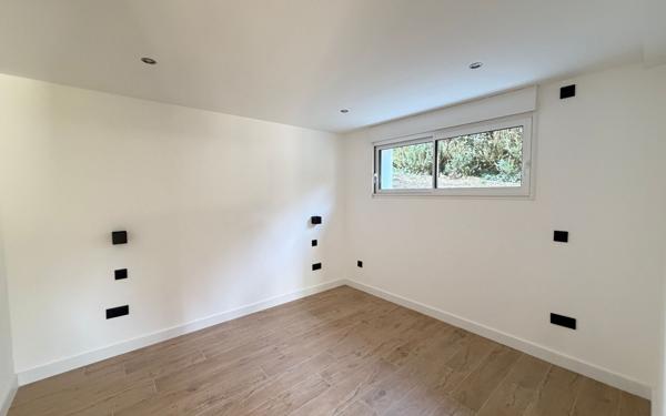 Maison à louer    9 pièces •  Bruyères-et-Montbérault