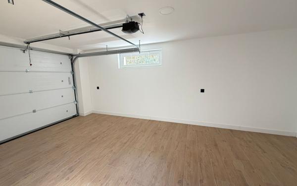 Maison à louer    9 pièces •  Bruyères-et-Montbérault