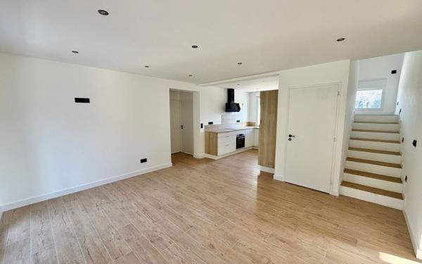 Maison à louer    9 pièces •  Bruyères-et-Montbérault