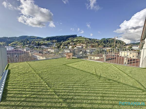SUPERBE APPARTEMENT REFAIT A NEUF AVEC TERRASSE EN PLEIN CENTRE VILLE