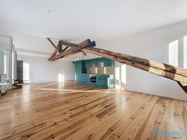 SUPERBE APPARTEMENT REFAIT A NEUF AVEC TERRASSE EN PLEIN CENTRE VILLE