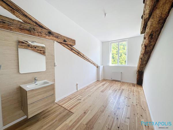 SUPERBE APPARTEMENT REFAIT A NEUF AVEC TERRASSE EN PLEIN CENTRE VILLE