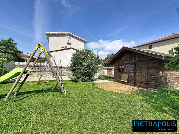 Magnifique Maison de 280 m2 : 7 chambres, piscine et dépendance, terrain de 1400 m2 - Soucieu-en-Jarrest