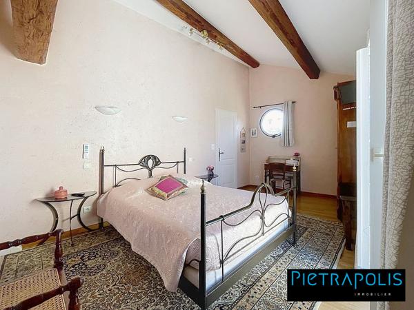 Magnifique Maison de 280 m2 : 7 chambres, piscine et dépendance, terrain de 1400 m2 - Soucieu-en-Jarrest