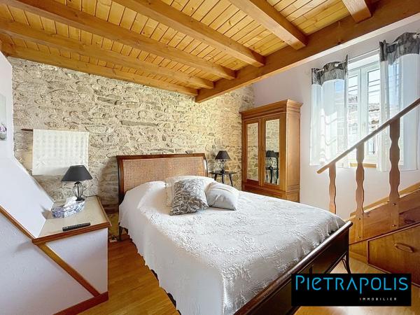 Magnifique Maison de 280 m2 : 7 chambres, piscine et dépendance, terrain de 1400 m2 - Soucieu-en-Jarrest