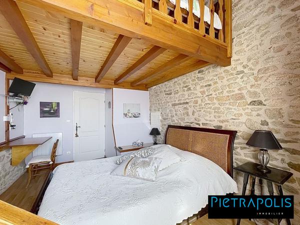 Magnifique Maison de 280 m2 : 7 chambres, piscine et dépendance, terrain de 1400 m2 - Soucieu-en-Jarrest