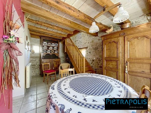 Magnifique Maison de 280 m2 : 7 chambres, piscine et dépendance, terrain de 1400 m2 - Soucieu-en-Jarrest