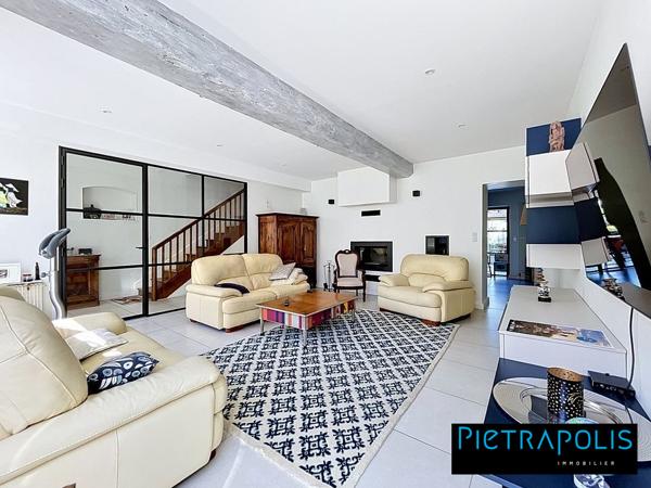 Magnifique Maison de 280 m2 : 7 chambres, piscine et dépendance, terrain de 1400 m2 - Soucieu-en-Jarrest