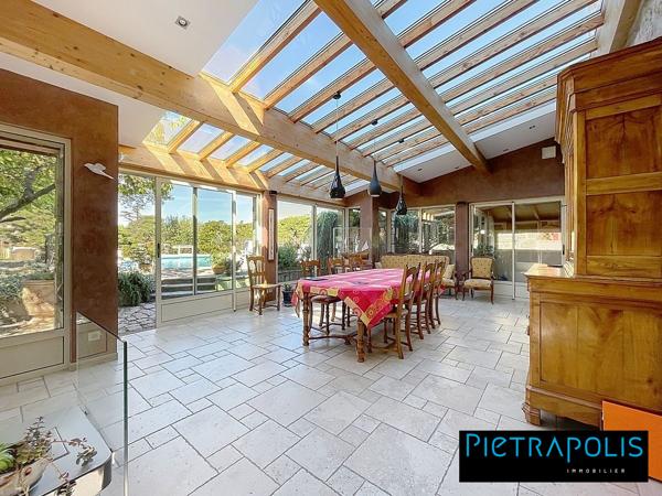 Magnifique Maison de 280 m2 : 7 chambres, piscine et dépendance, terrain de 1400 m2 - Soucieu-en-Jarrest