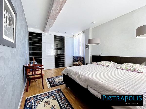 Magnifique Maison de 280 m2 : 7 chambres, piscine et dépendance, terrain de 1400 m2 - Soucieu-en-Jarrest