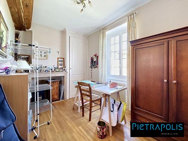 Magnifique Maison de 280 m2 : 7 chambres, piscine et dépendance, terrain de 1400 m2 - Soucieu-en-Jarrest