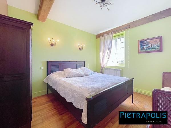 Magnifique Maison de 280 m2 : 7 chambres, piscine et dépendance, terrain de 1400 m2 - Soucieu-en-Jarrest