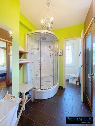 Magnifique Maison de 280 m2 : 7 chambres, piscine et dépendance, terrain de 1400 m2 - Soucieu-en-Jarrest