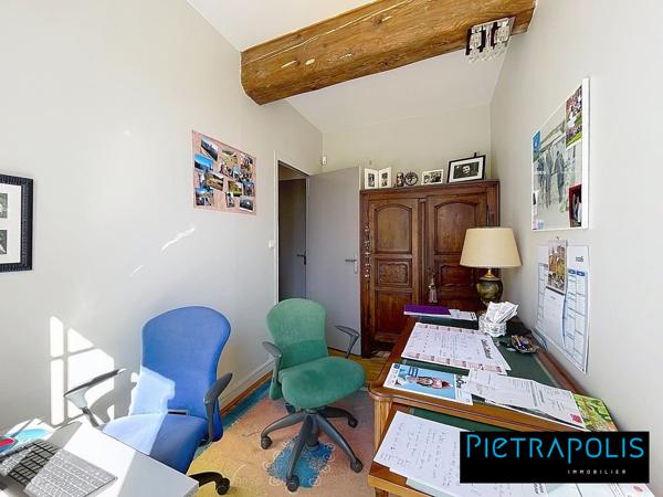 Magnifique Maison de 280 m2 : 7 chambres, piscine et dépendance, terrain de 1400 m2 - Soucieu-en-Jarrest