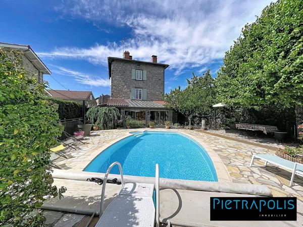 Magnifique Maison de 280 m2 : 7 chambres, piscine et dépendance, terrain de 1400 m2 - Soucieu-en-Jarrest