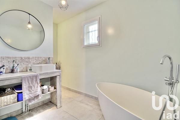 Maison à vendre 4 pièces 101 m² Le Castellet