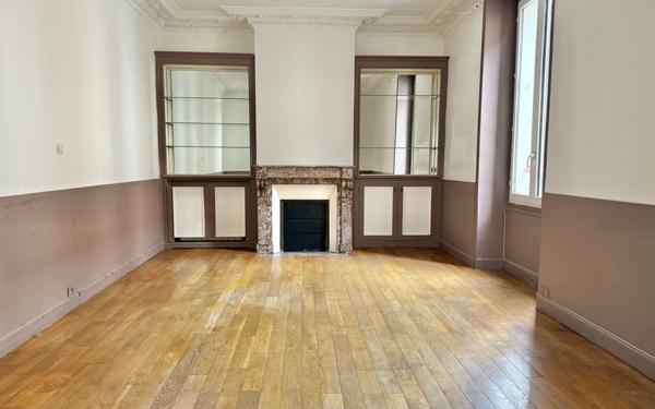 Maison à vendre    7 pièces • 137 m2 Morangis