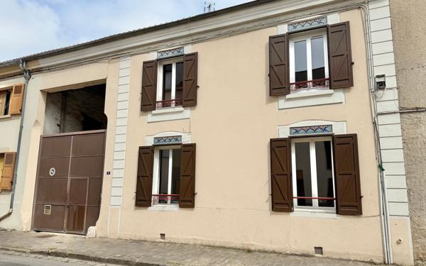 Maison à vendre    7 pièces • 137 m2 Morangis