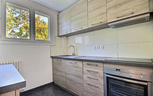 Appartement à louer    3 pièces • 52,19 m2 Chaville