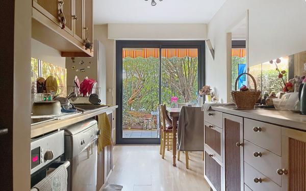 Appartement à vendre    3 pièces • 68,98 m2 Antibes