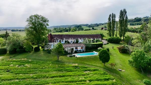 Chartreuse du XVIIIe siècle avec vue sur les vignobles en Dordogne