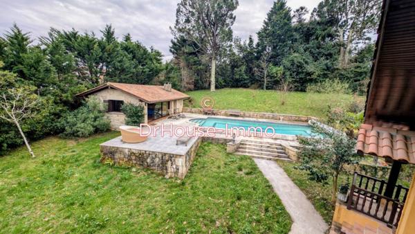 Maison à vendre 8 pièces de 281 m²