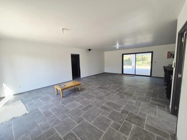 Vente Villa 4 pièces à Le Cannet-des-Maures