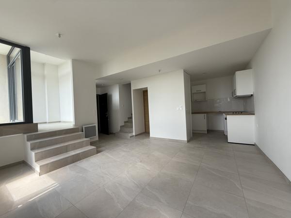 Castelnau-le-Lez (34170) T3 Duplex 66m2 carrez avec terrasse et place de parking (frais de notaire réduits 2,5%)