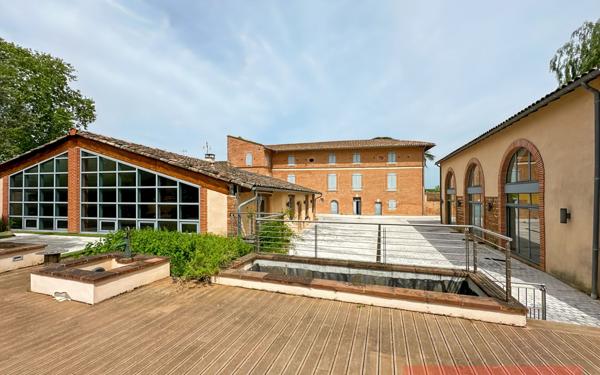 Immeuble à vendre    27 pièces •  Gaillac