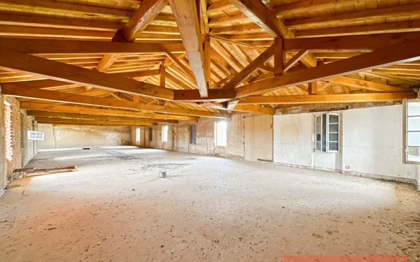 Immeuble à vendre    27 pièces •  Gaillac