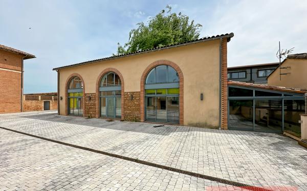 Immeuble à vendre    27 pièces •  Gaillac