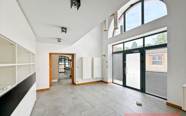 Immeuble à vendre    27 pièces •  Gaillac