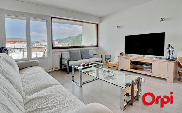 Appartement à vendre    3 pièces •  Bourgoin-Jallieu