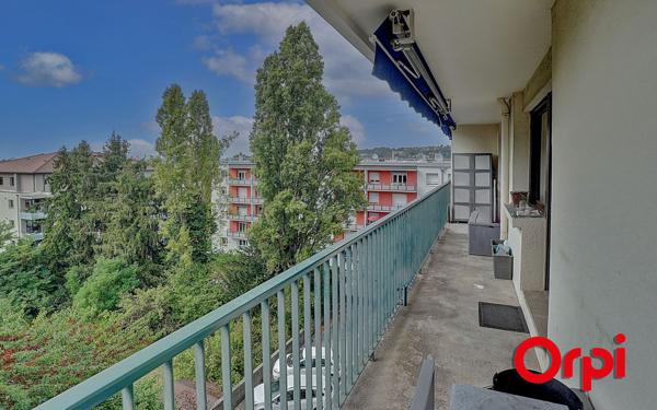 Appartement à vendre    3 pièces •  Bourgoin-Jallieu