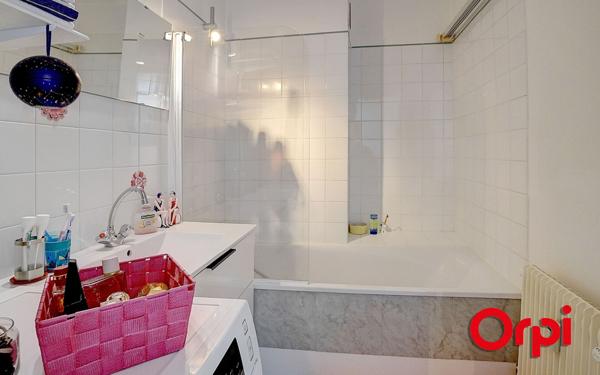 Appartement à vendre    3 pièces •  Bourgoin-Jallieu