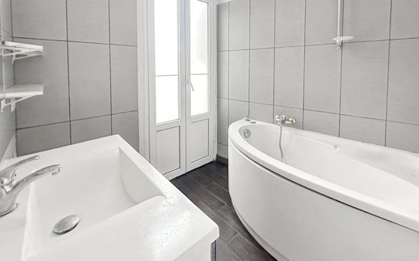 Appartement à vendre    3 pièces • 63,59 m2 Nice