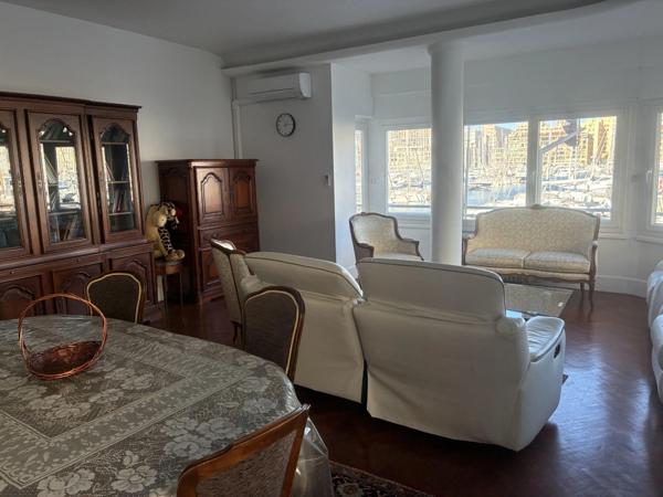 Spacieux T4 sur le Vieux-Port