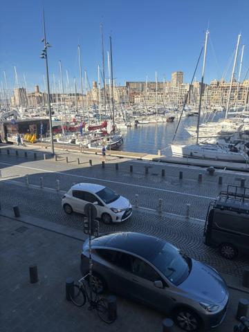 Spacieux T4 sur le Vieux-Port