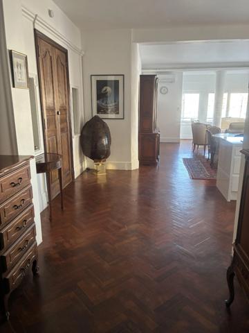 Spacieux T4 sur le Vieux-Port